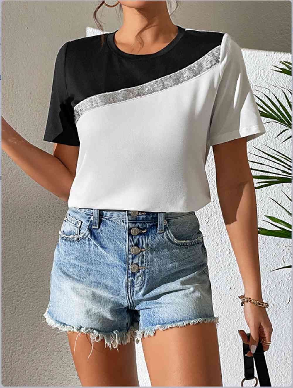 Contrast Color Round Neck Short Sleeve Tee