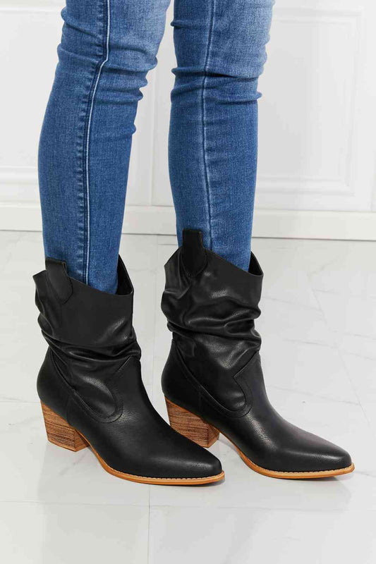 MMShoes Better in Texas Scrunch Cowboy Boots in Black